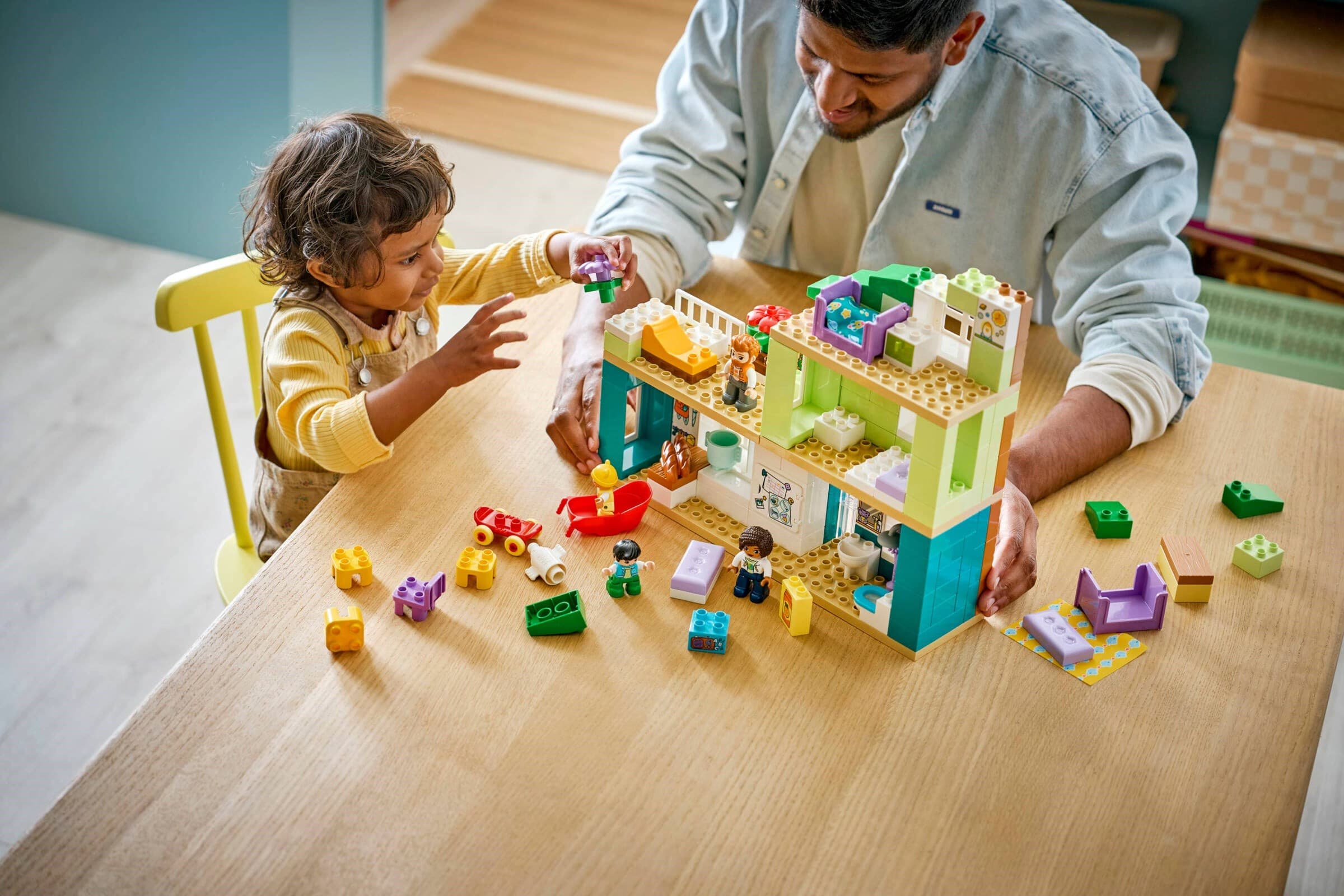 3 in 1 Modern Family House with Figures