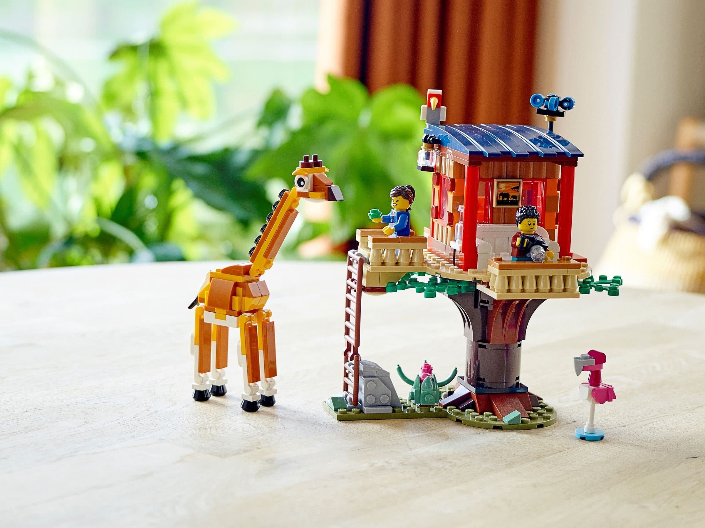 Safari Wildlife Tree House