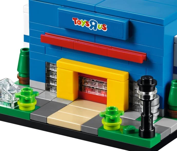 Bricktober Toys R Us Store