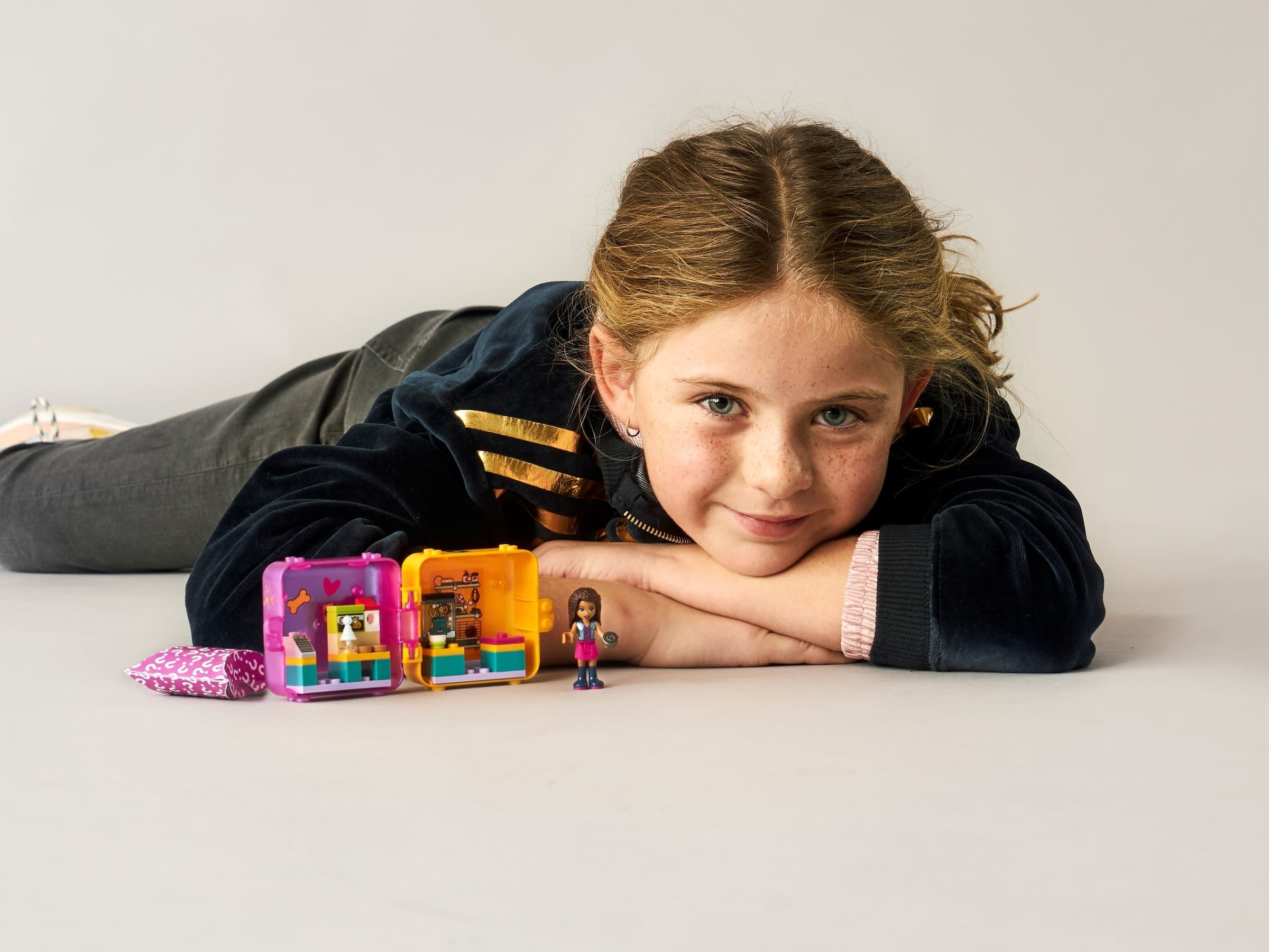 Andrea's Shopping Play Cube