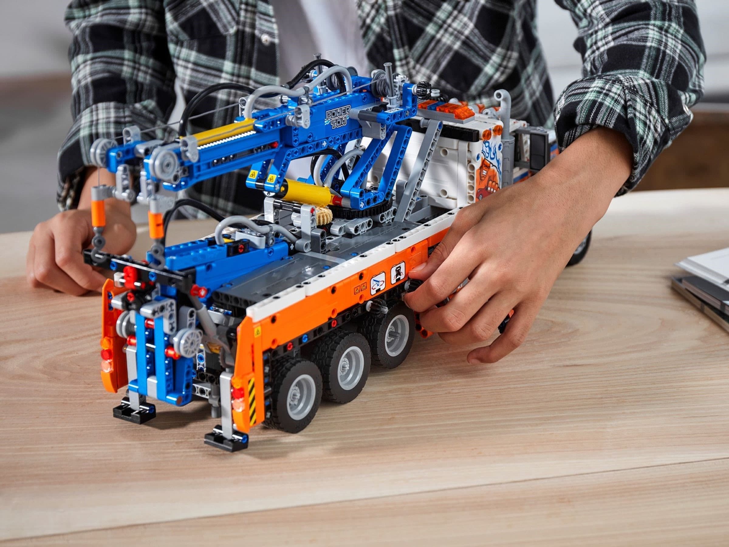 Heavy Duty Tow Truck