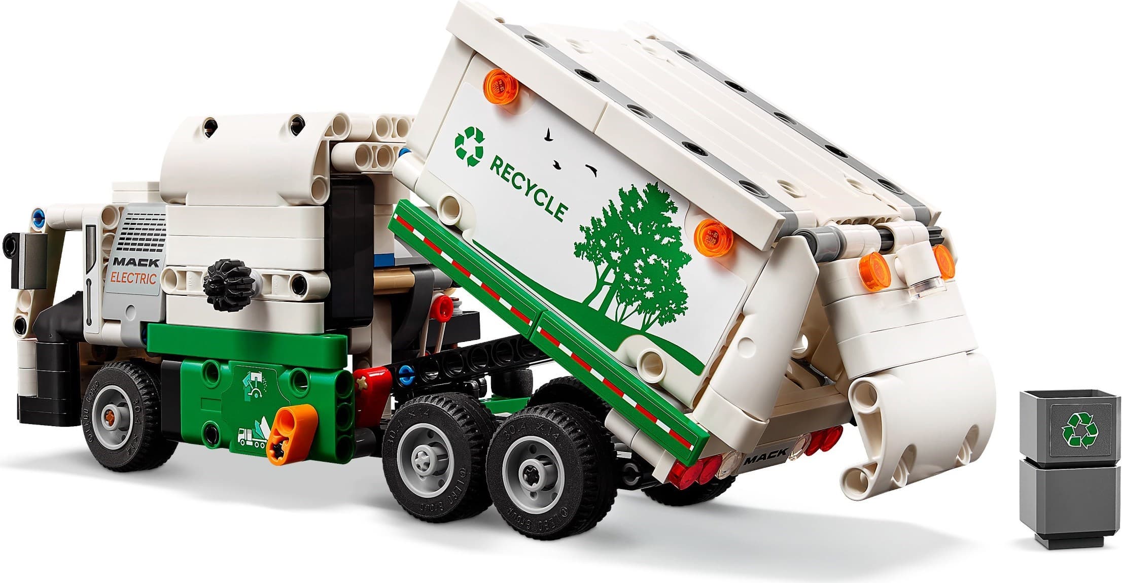 Mack LR Electric Garbage Truck