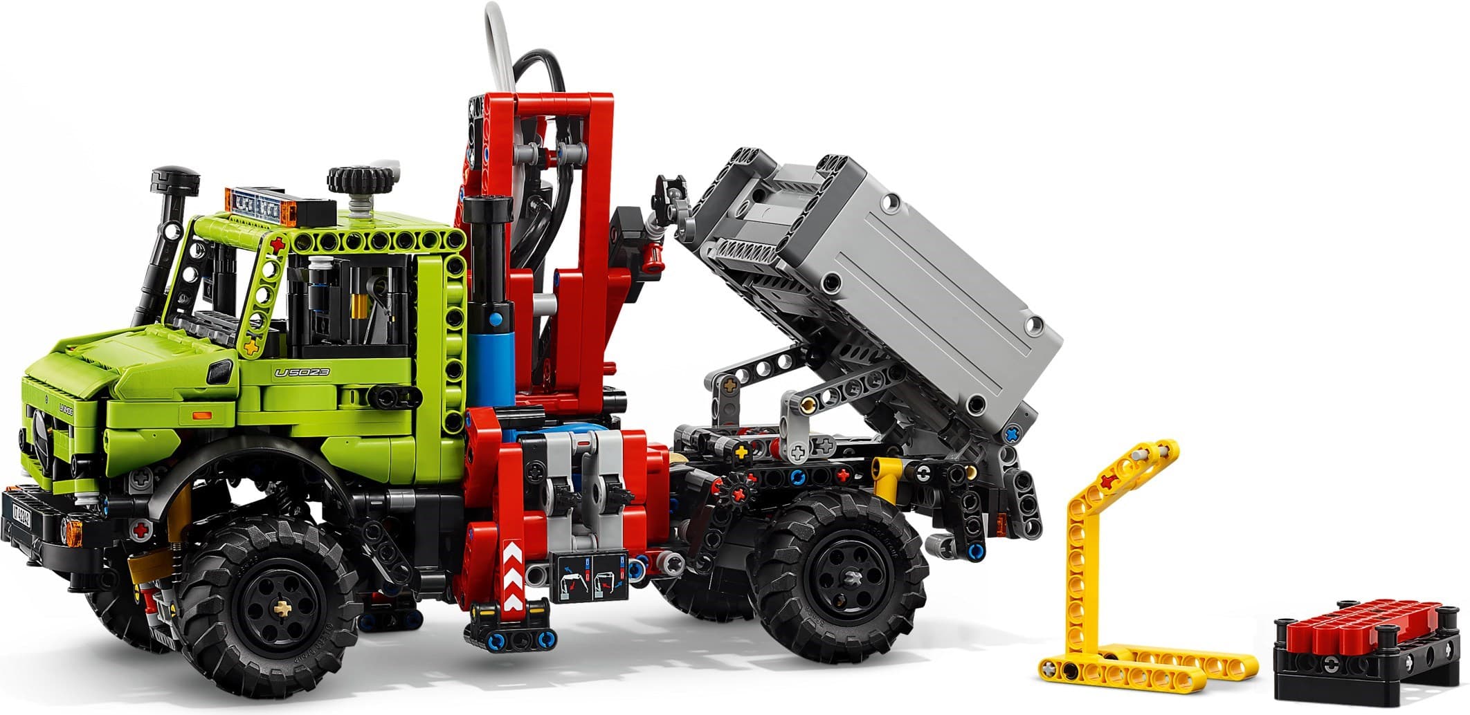 Mercedes-Benz Unimog U 5023 with Crane
