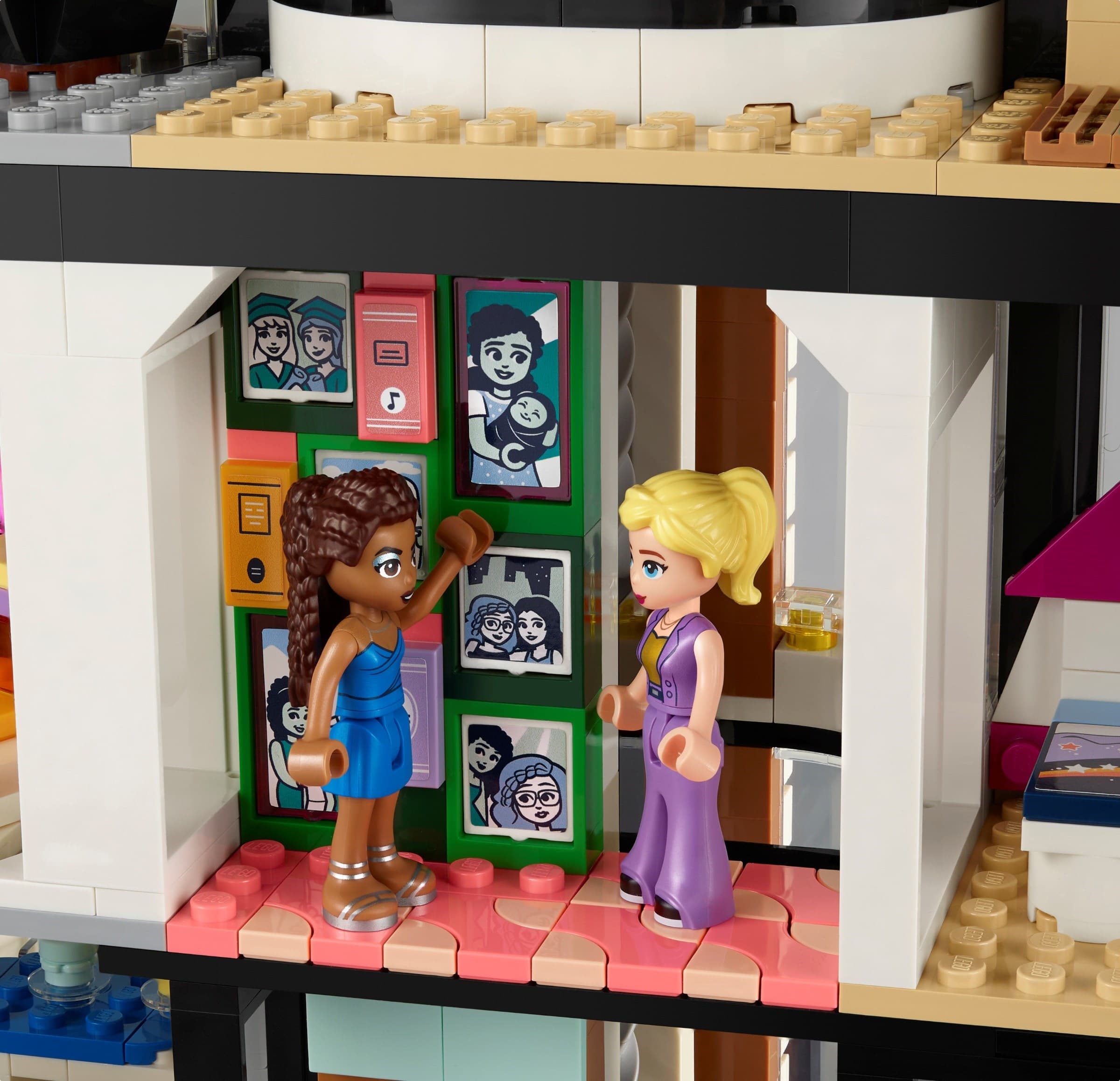Andrea's Modern Mansion