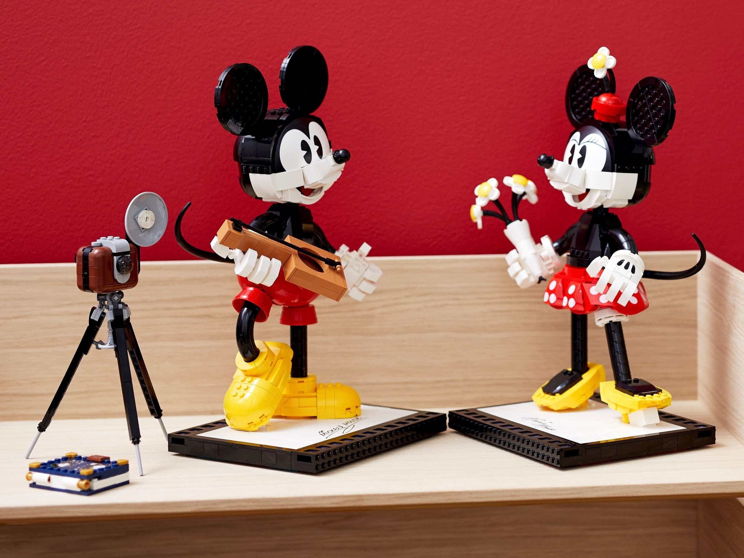 Mickey Mouse & Minnie Mouse