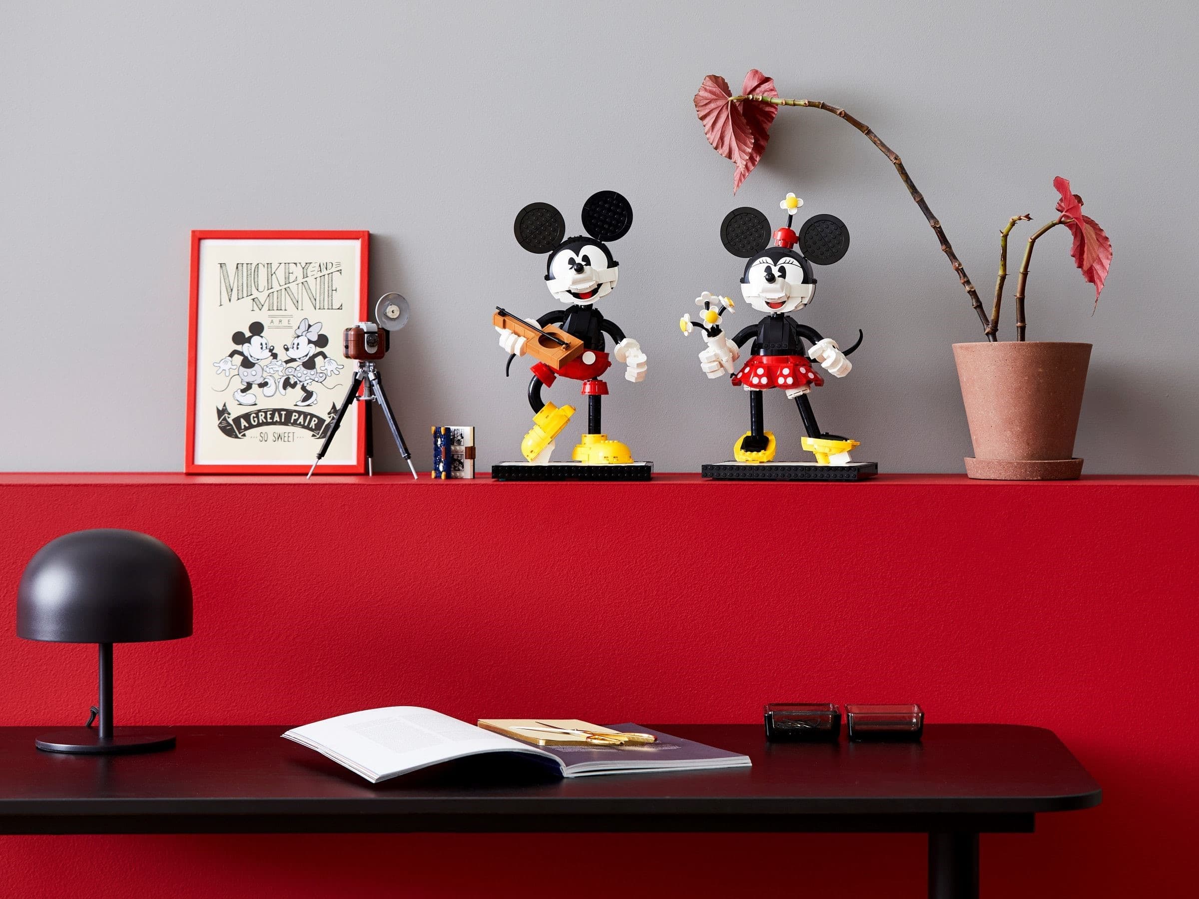 Mickey Mouse & Minnie Mouse