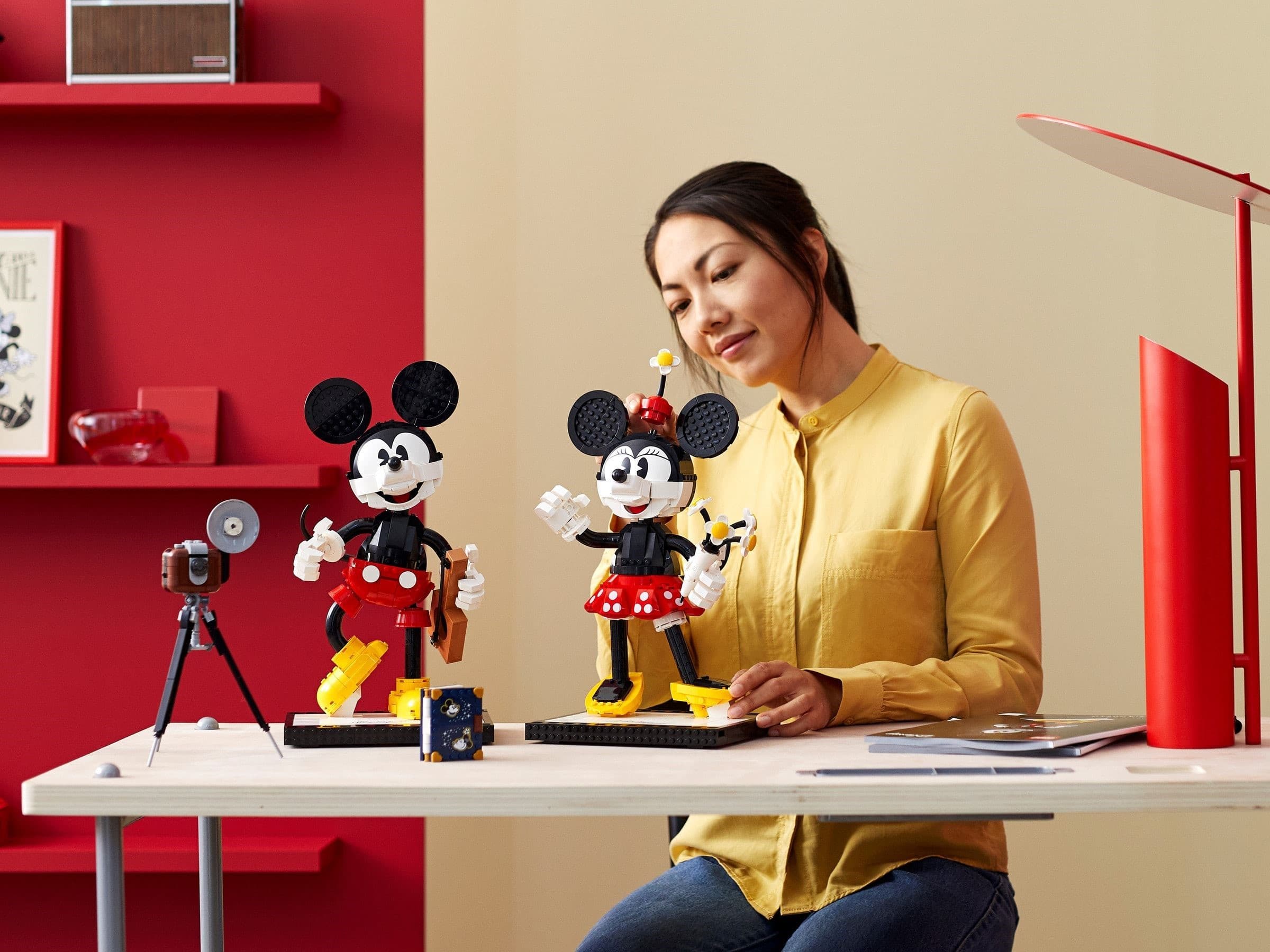 Mickey Mouse & Minnie Mouse