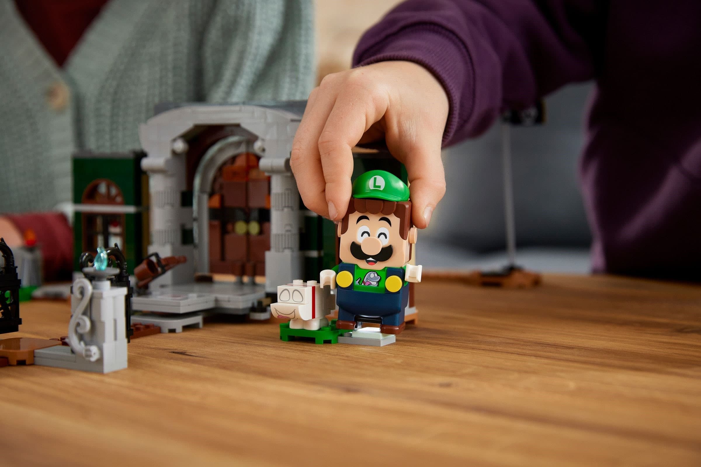 Luigi's Mansion Entryway Expansion Set