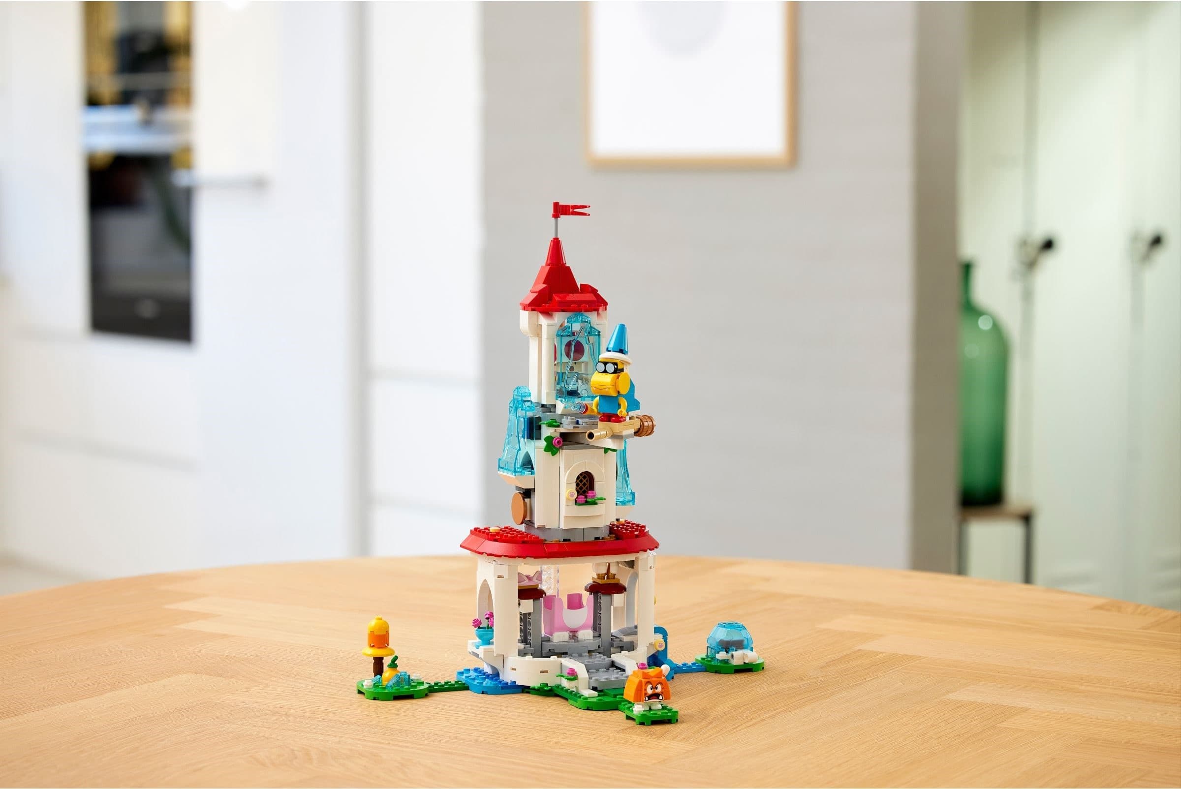 Cat Peach Suit and Frozen Tower Expansion Set