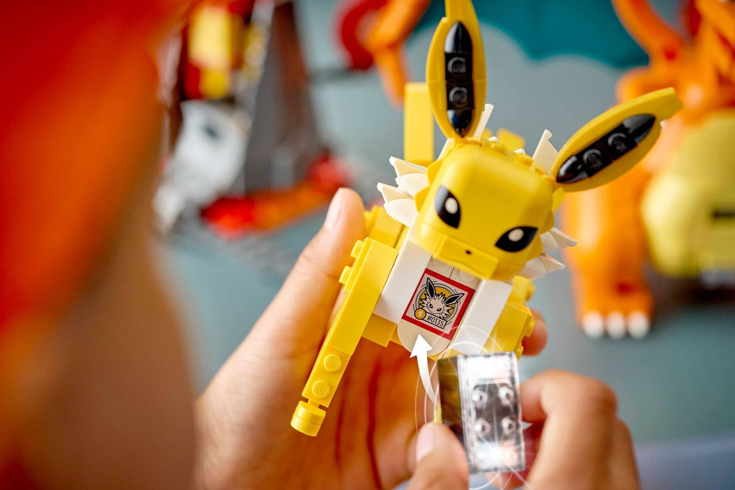 Charizard vs. Jolteon Ultimate Battle