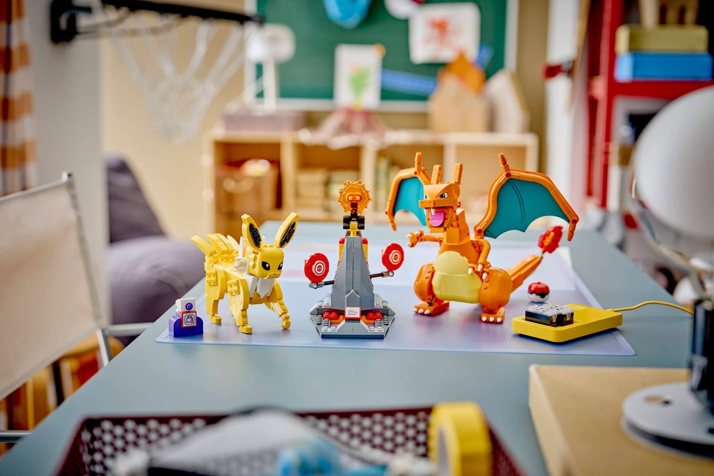 Charizard vs. Jolteon Ultimate Battle
