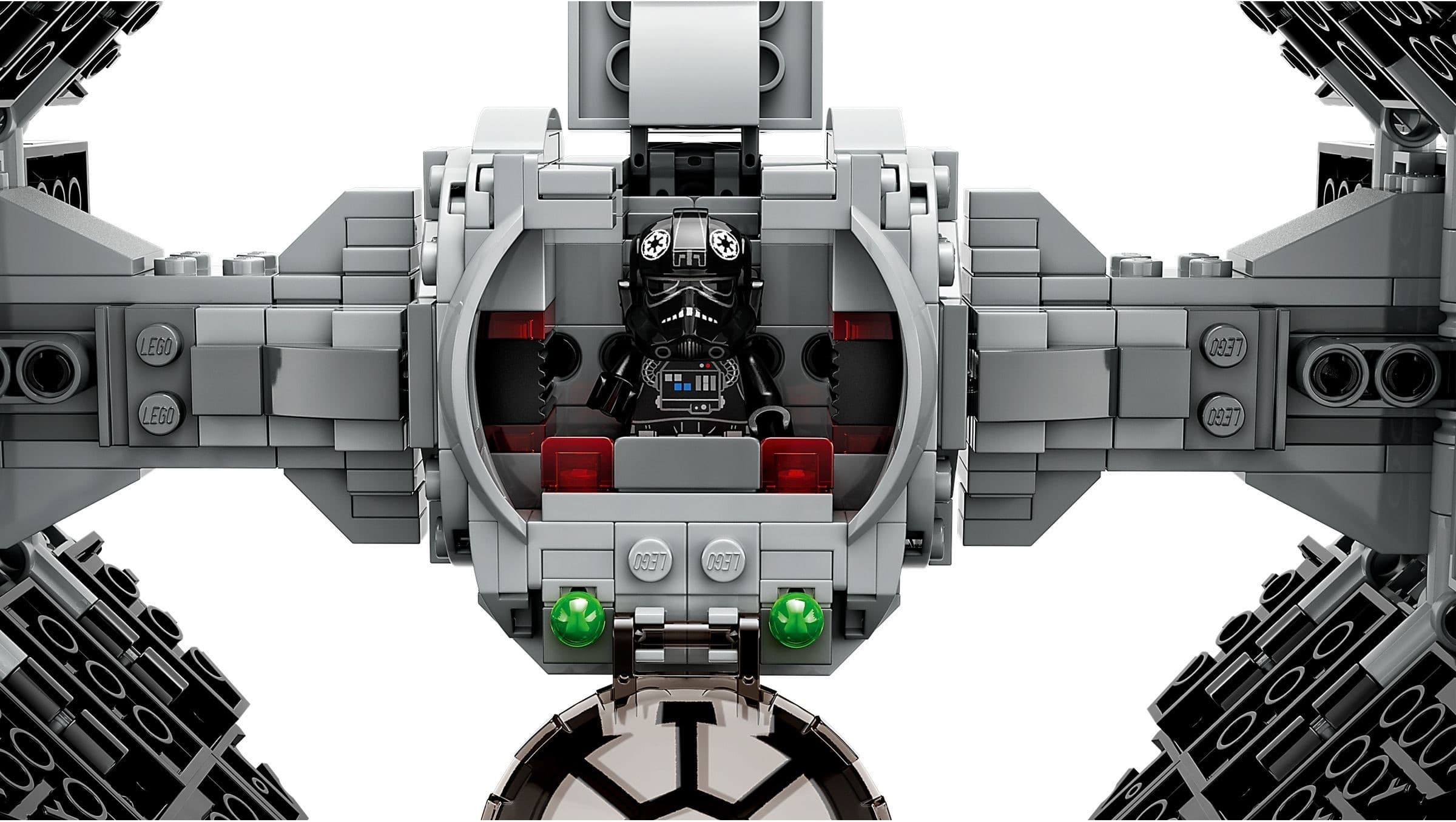 Mandalorian Fang Fighter vs. TIE Interceptor