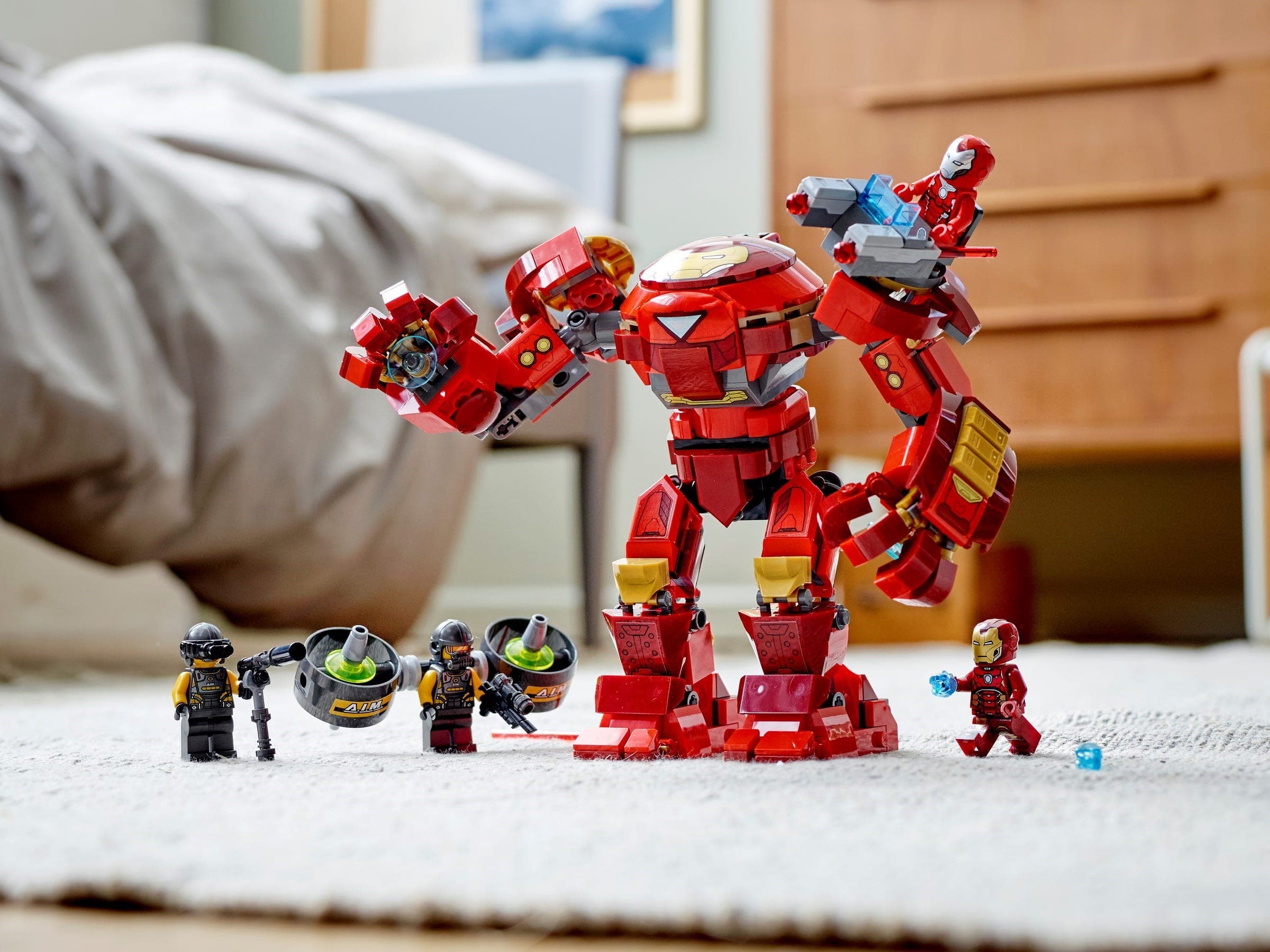 Iron Man Hulkbuster versus A.I.M. Agent