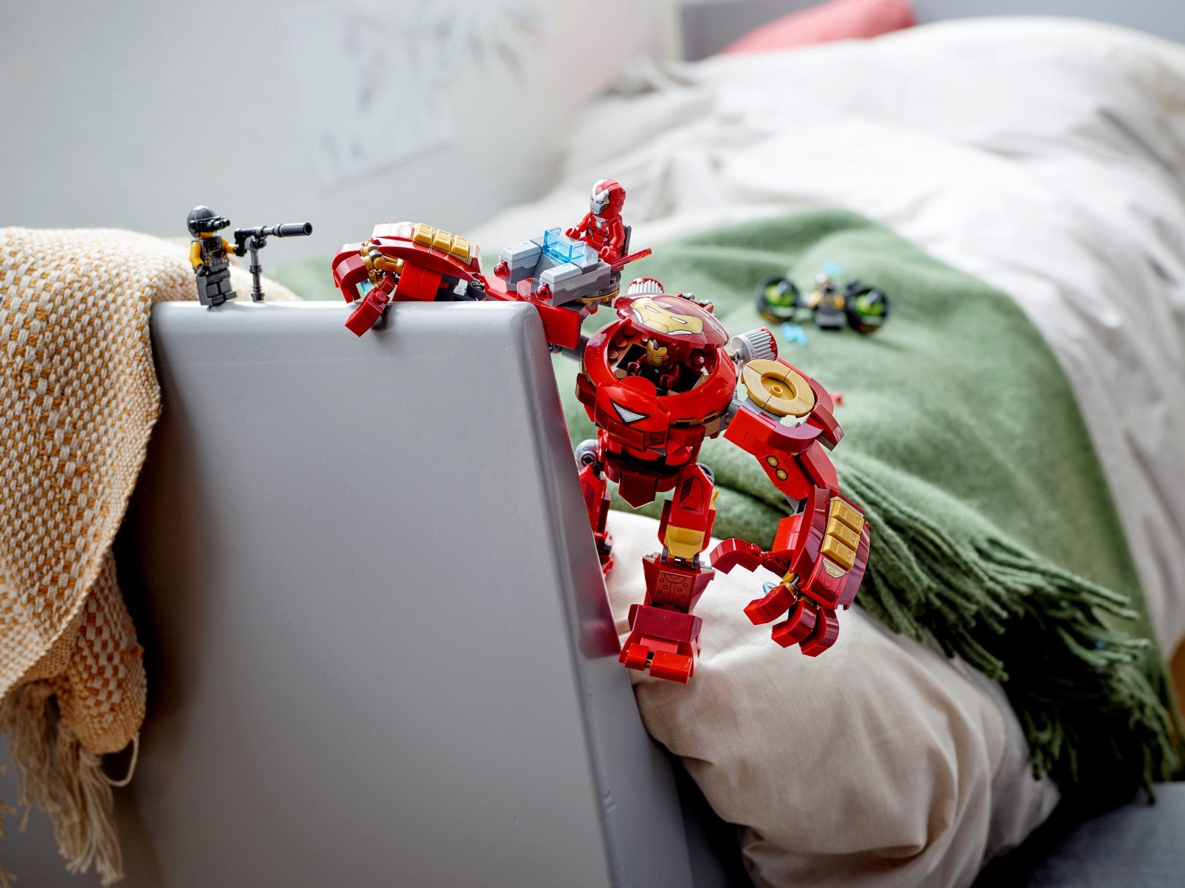 Iron Man Hulkbuster versus A.I.M. Agent
