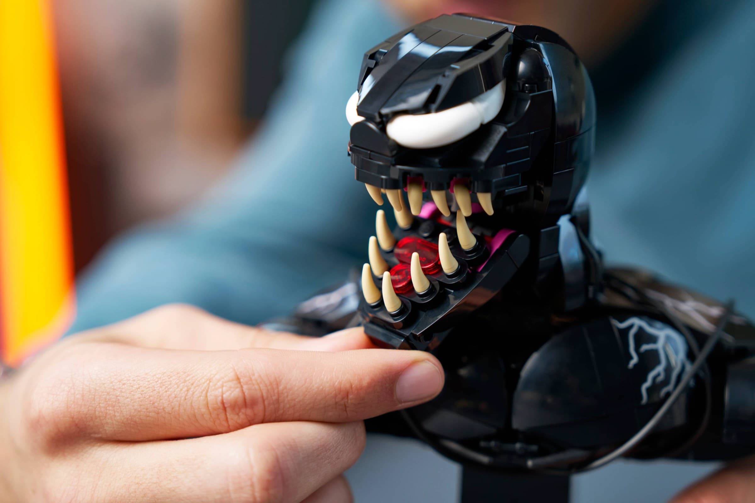 Venom Bust