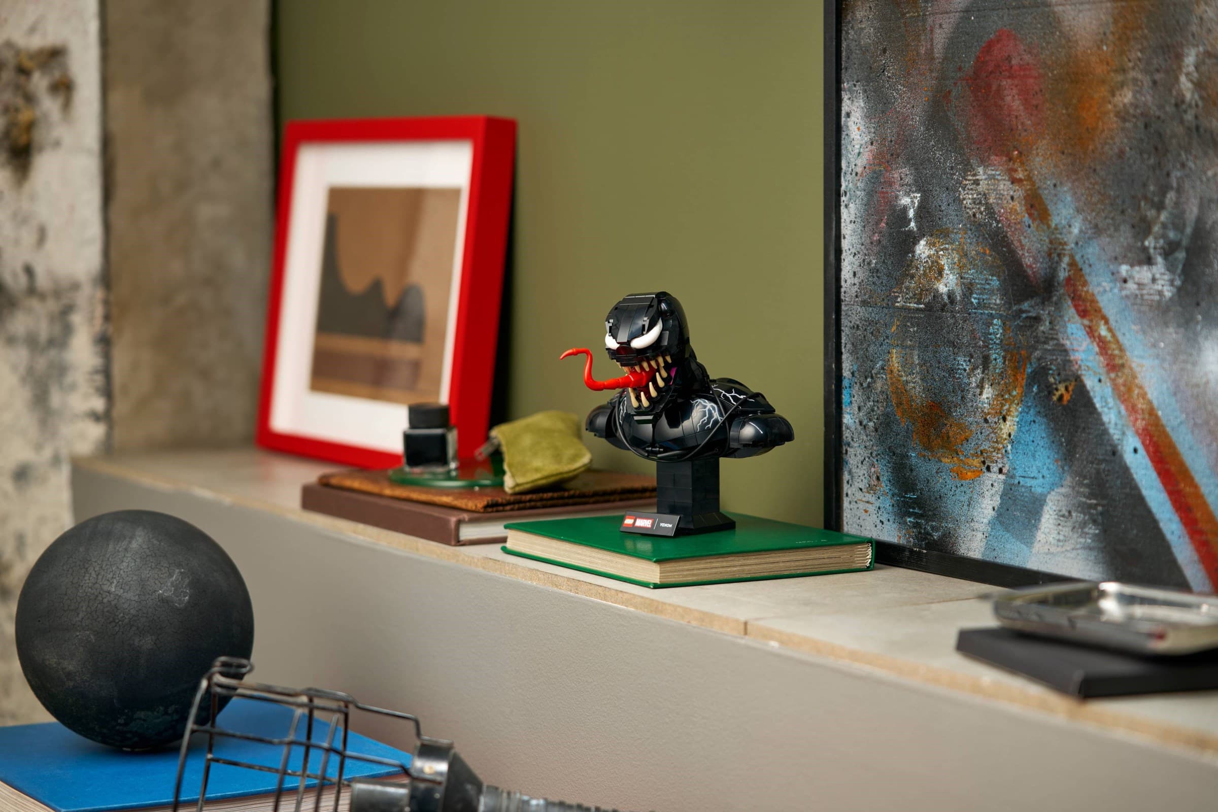 Venom Bust