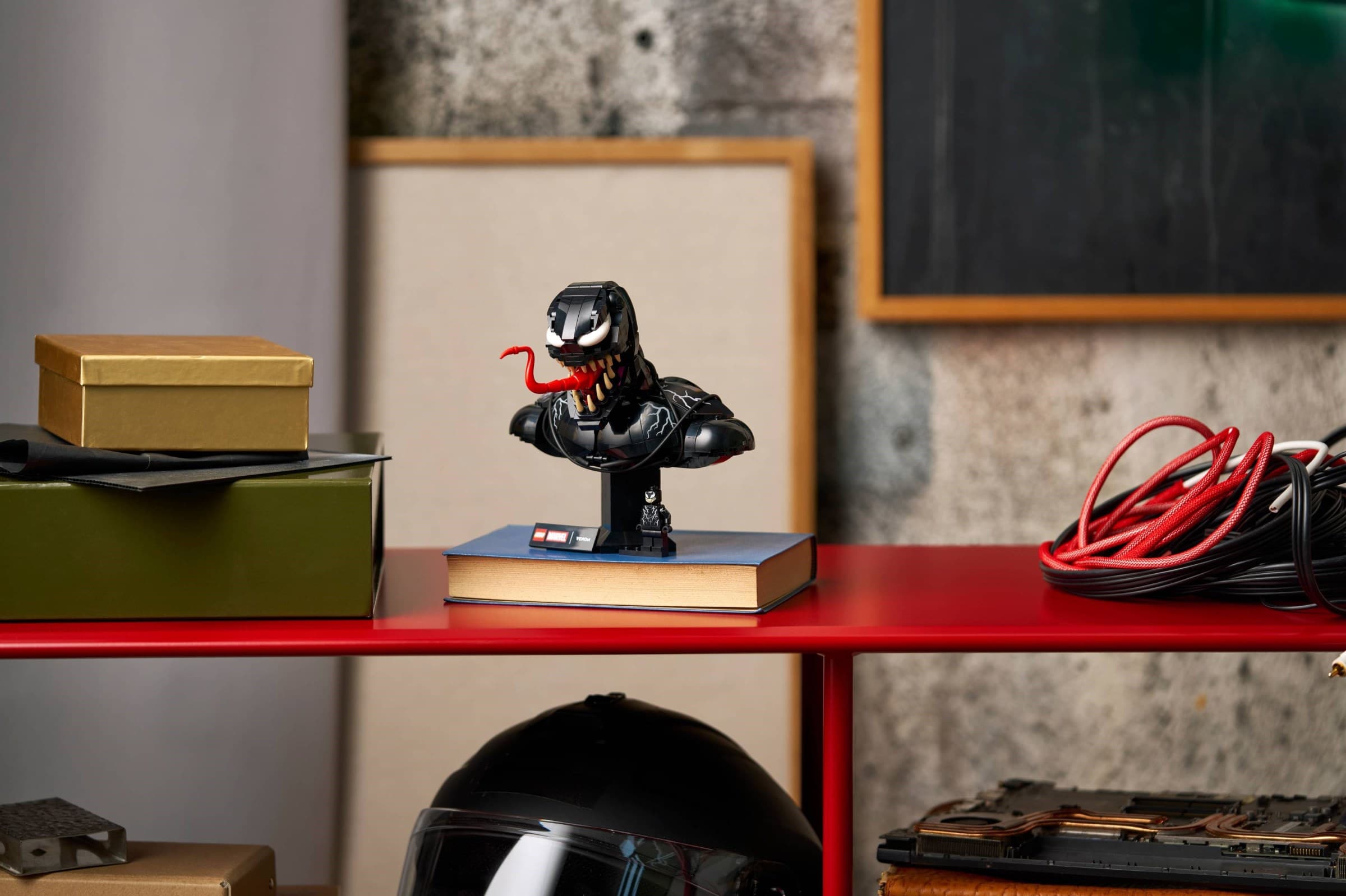 Venom Bust