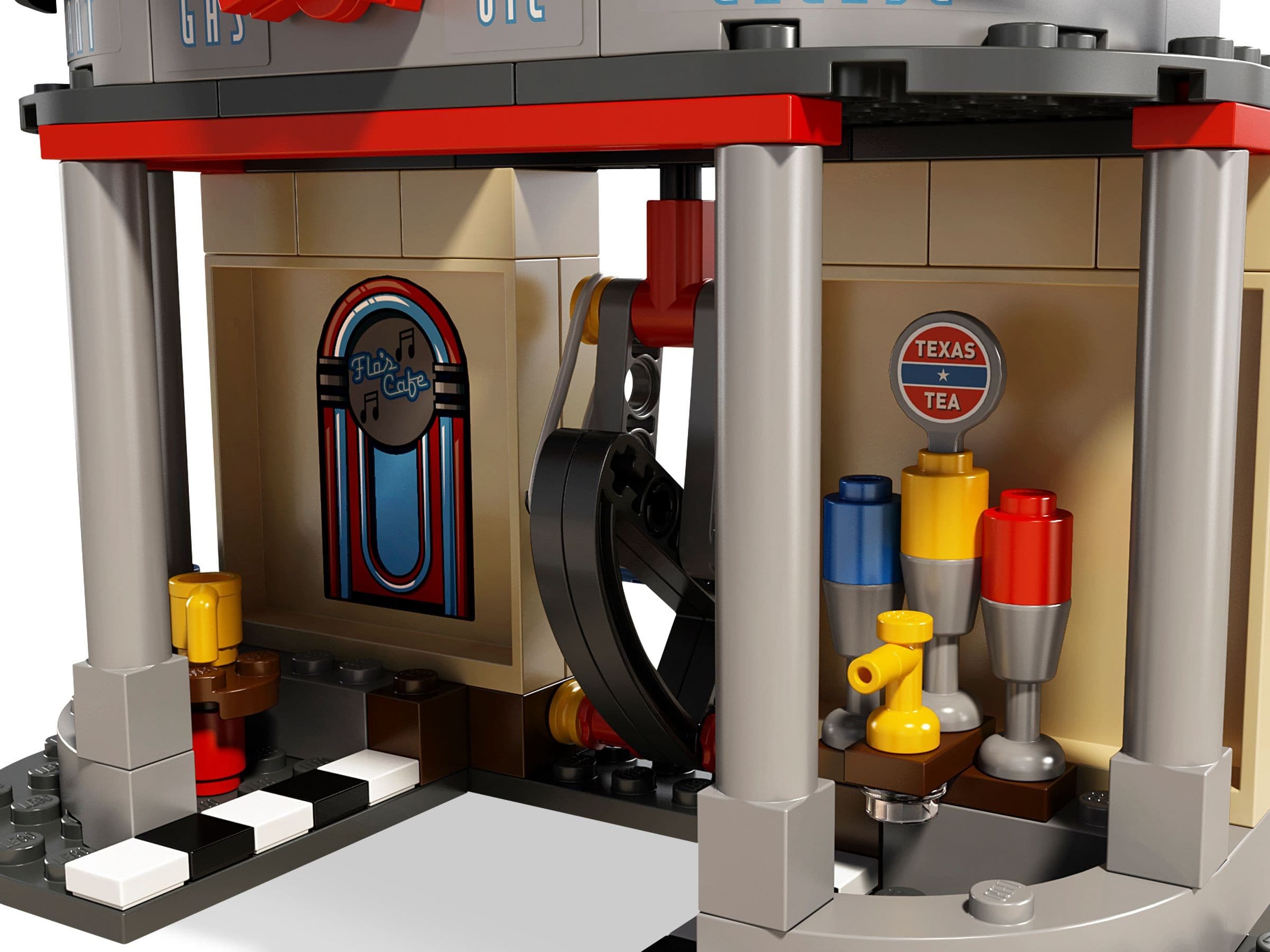 Flo's V8 Café