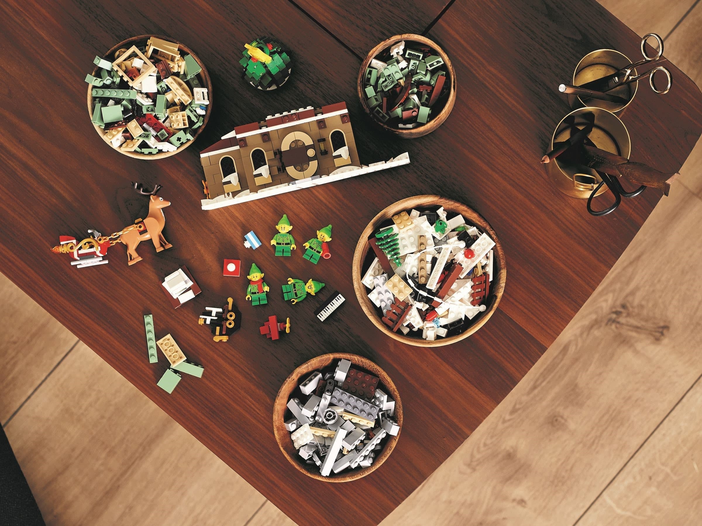 Elf Club House