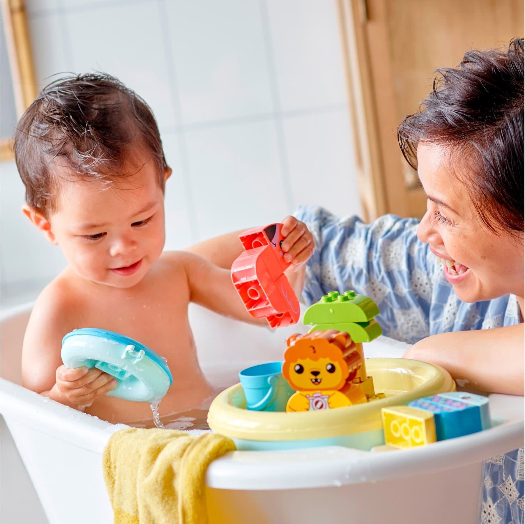 Bath Time Fun: Floating Animal Island