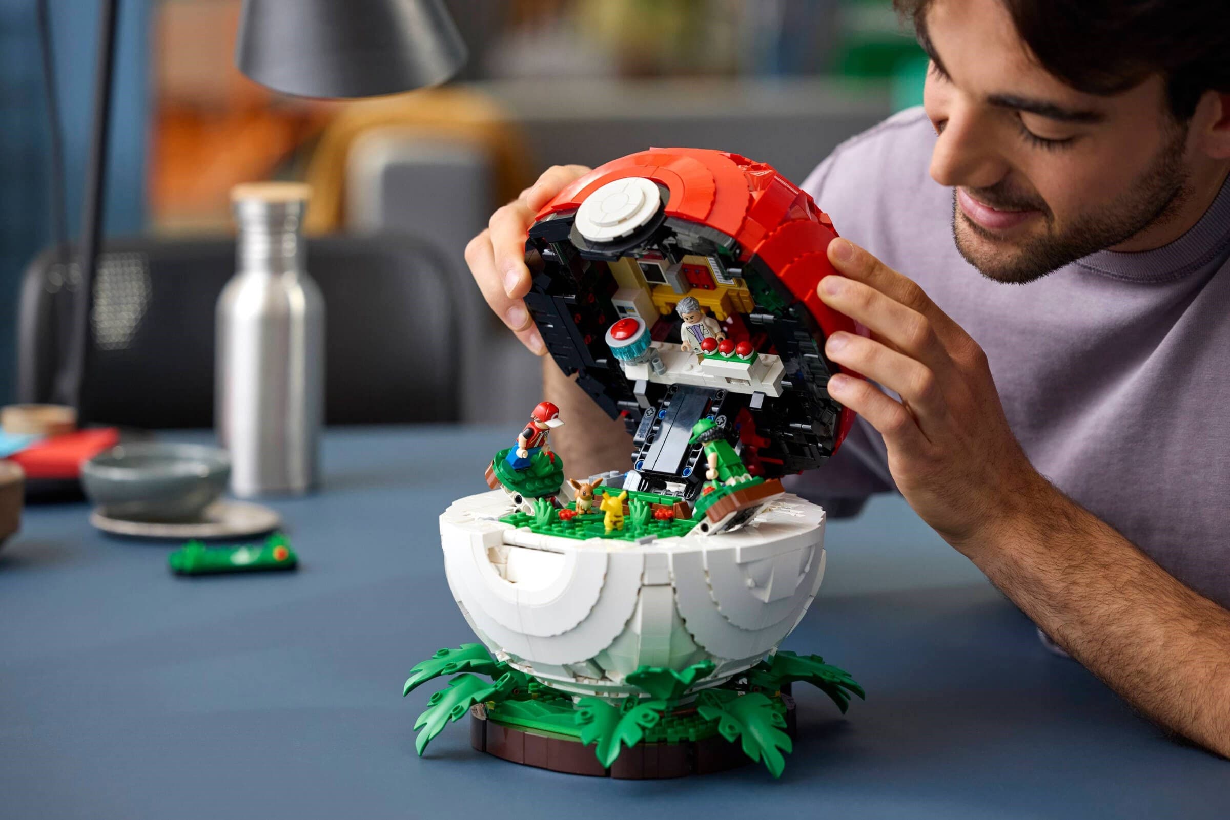 Iconic Trainer Moments Poké Ball