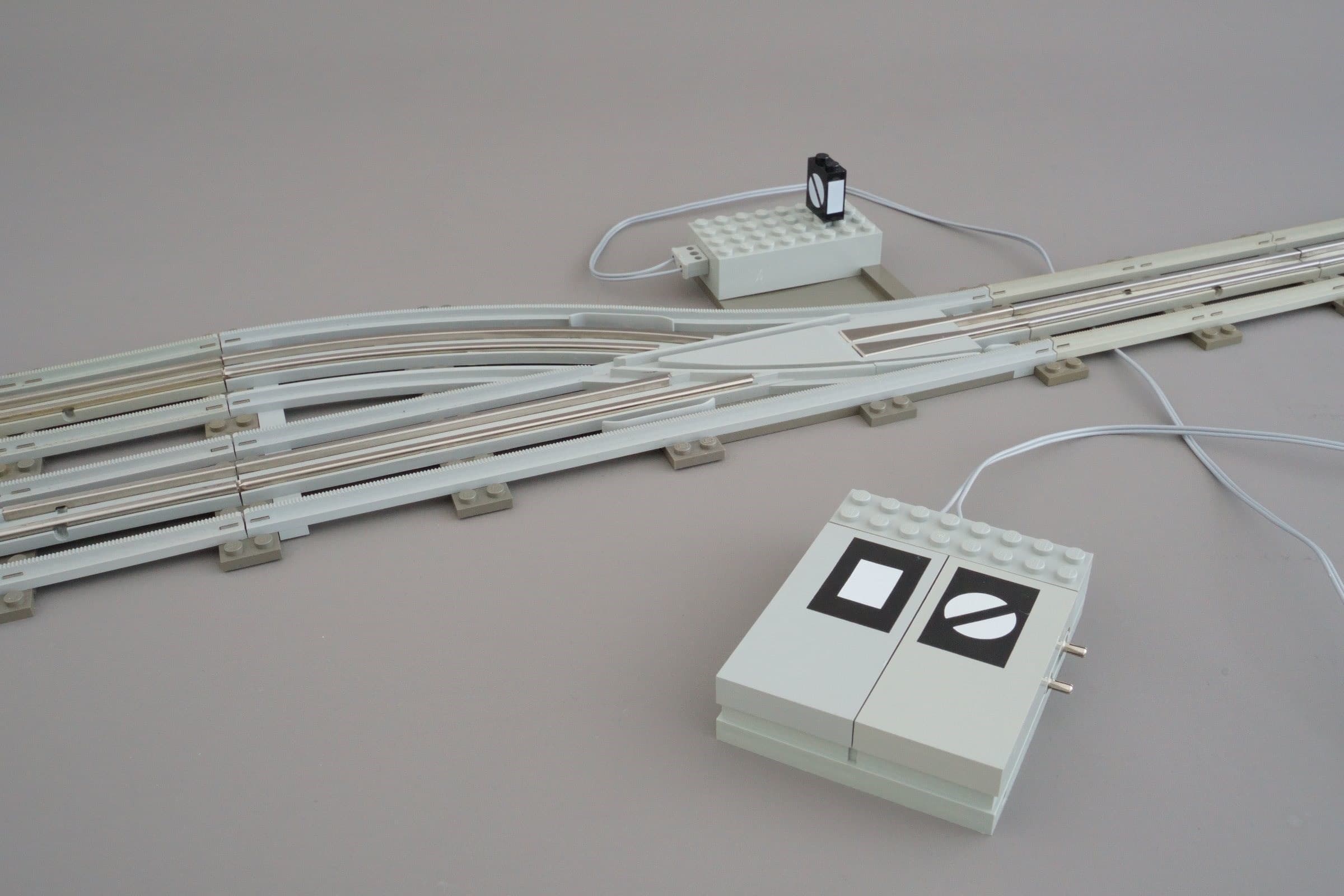 Remote Controlled Points Right 12v